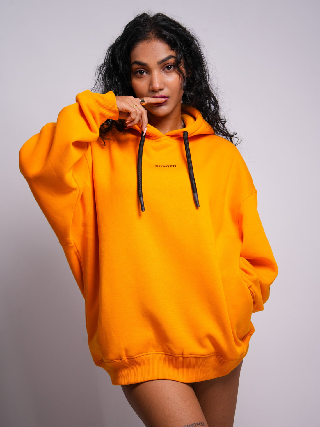 Baggy yellow sweatshirt online